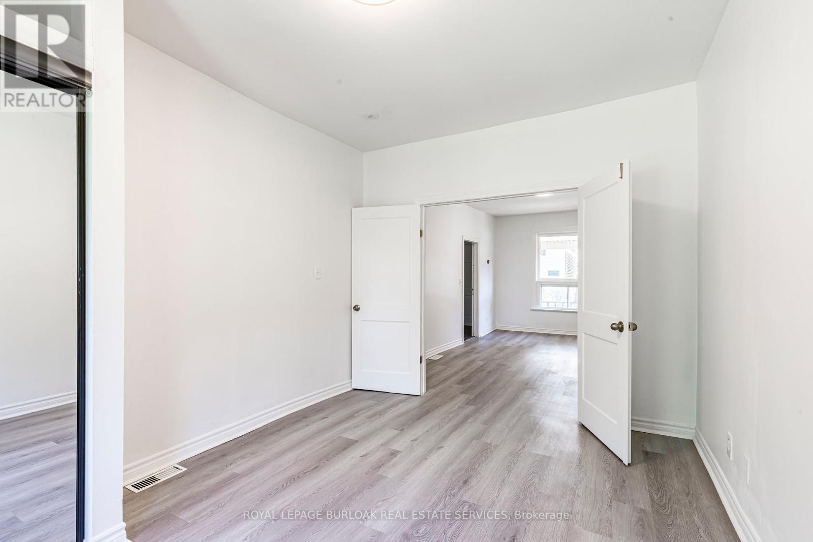 Photo 40 of 22 Myrtle Avenue, Hamilton ON