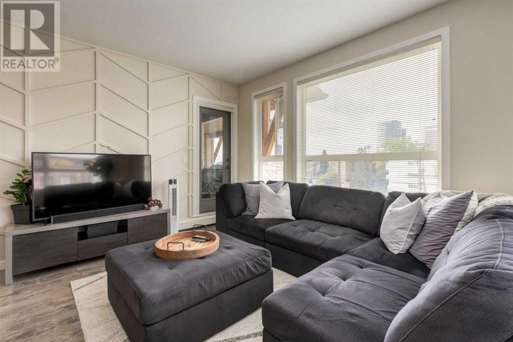 Single Family House for Sale in    Street NE Renfrew Calgary 