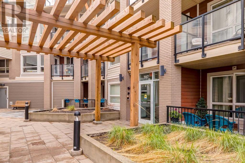 Single Family House for Sale in    Street NE Renfrew Calgary 