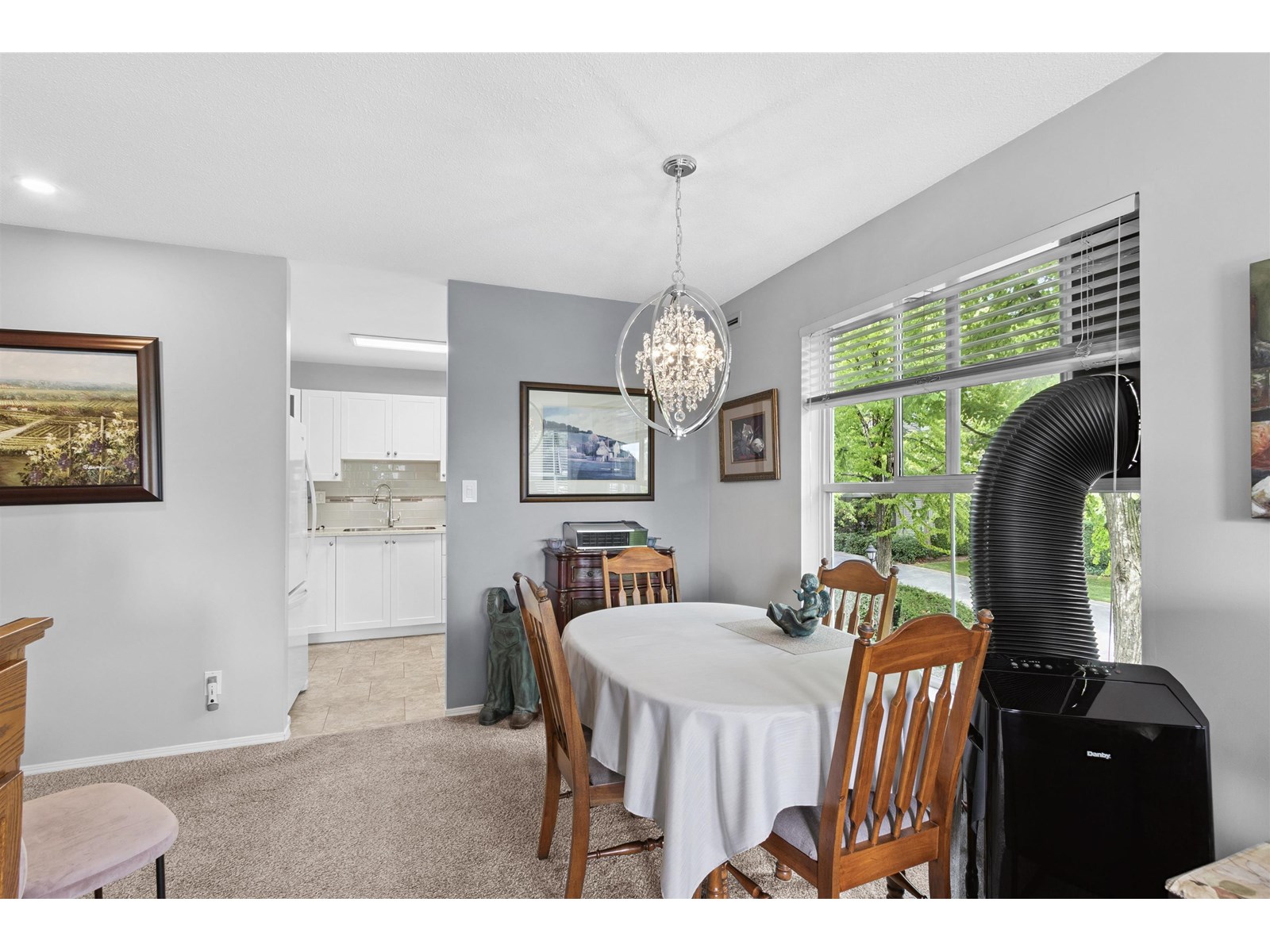 Photo 10 of 206 15150 108 Avenue, Surrey BC