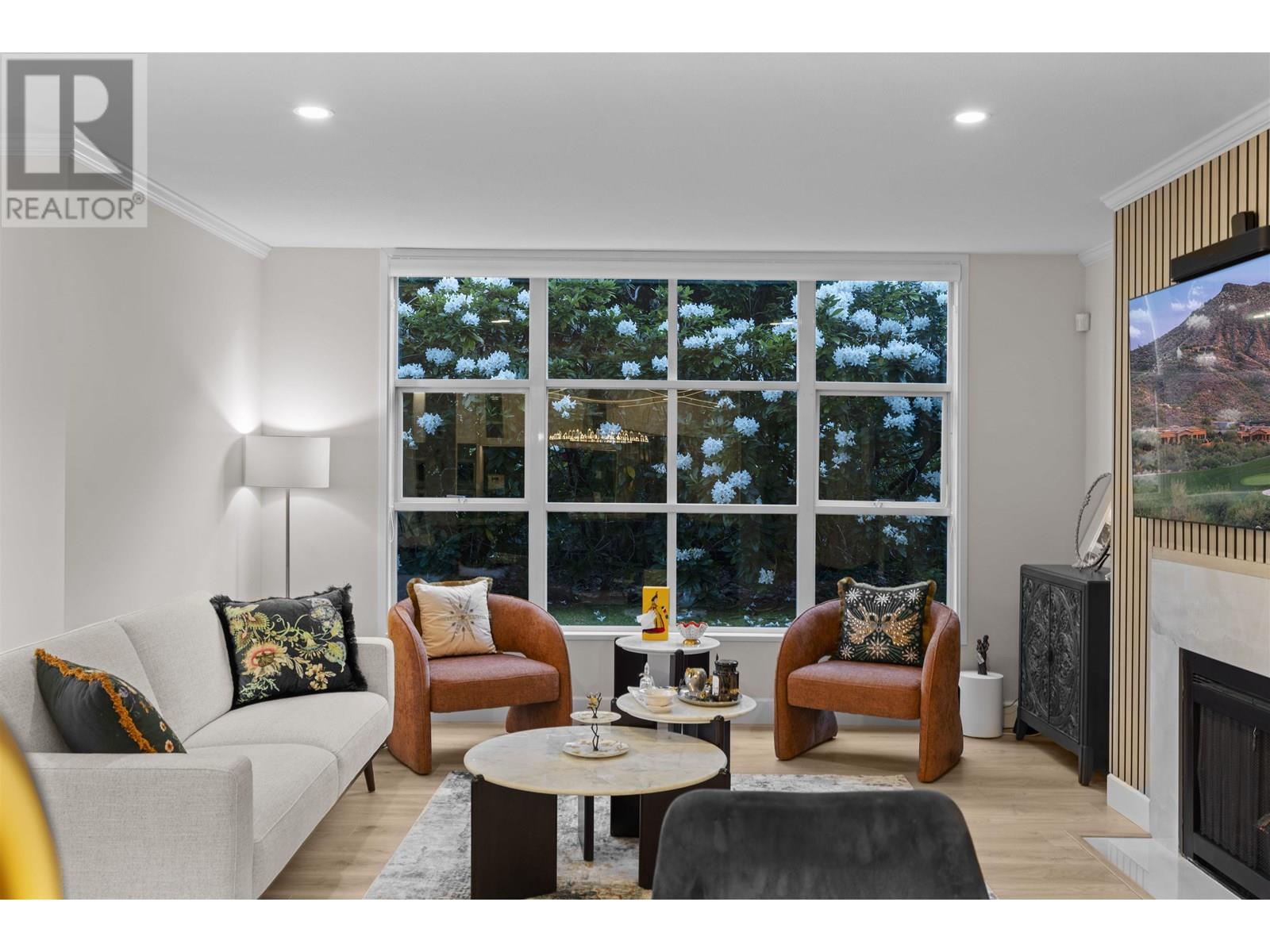 Photo 6 of 103 3399 Capilano Crescent, North Vancouver BC