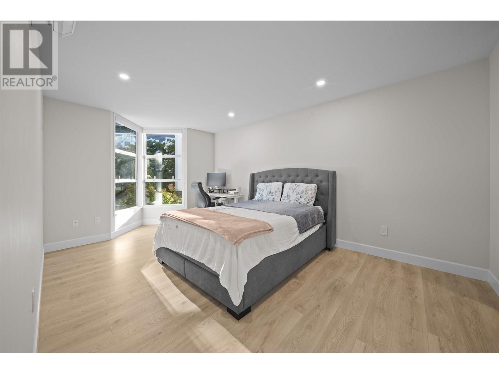 Photo 33 of 103 3399 Capilano Crescent, North Vancouver BC