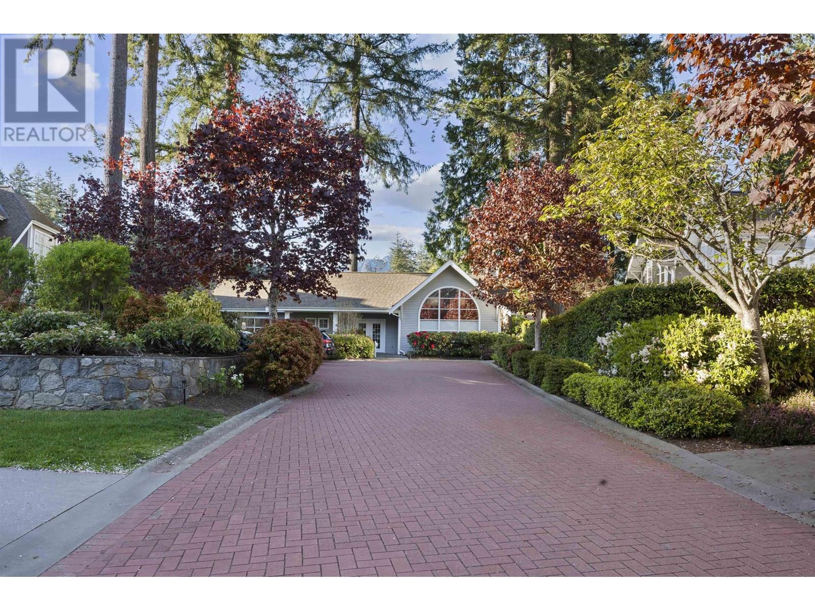 Photo 37 of 103 3399 Capilano Crescent, North Vancouver BC