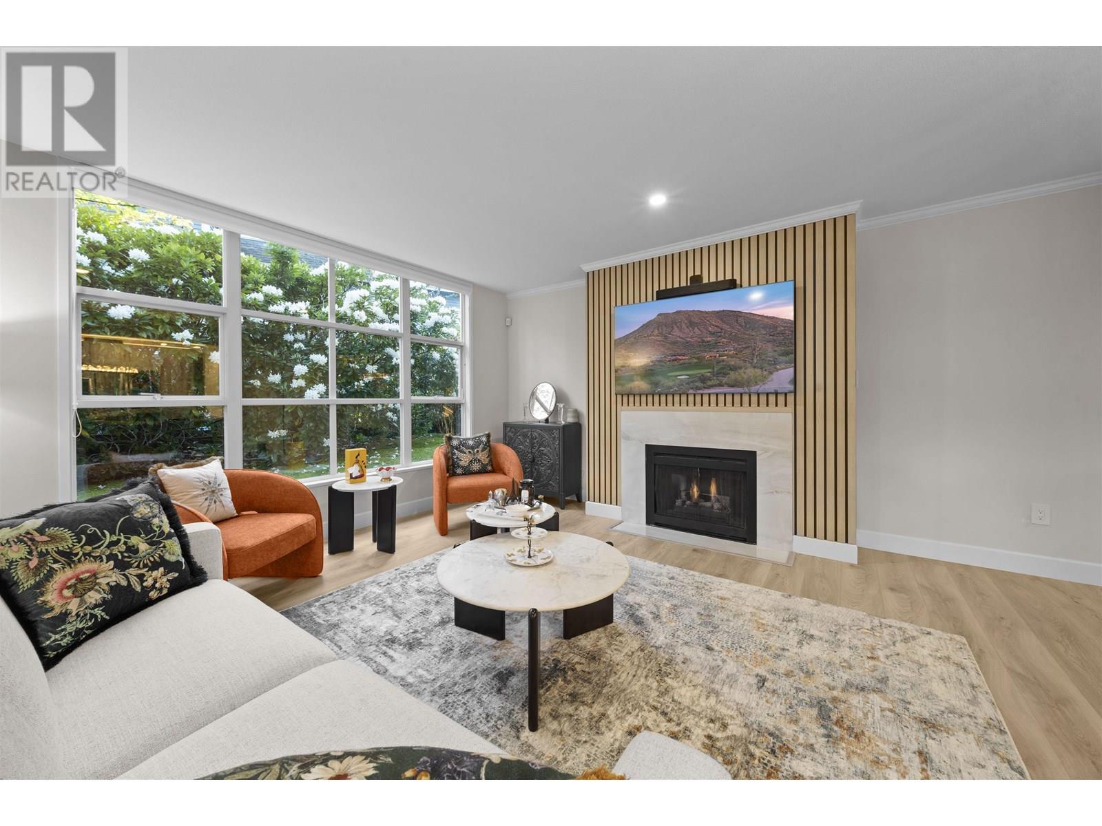 Photo 5 of 103 3399 Capilano Crescent, North Vancouver BC