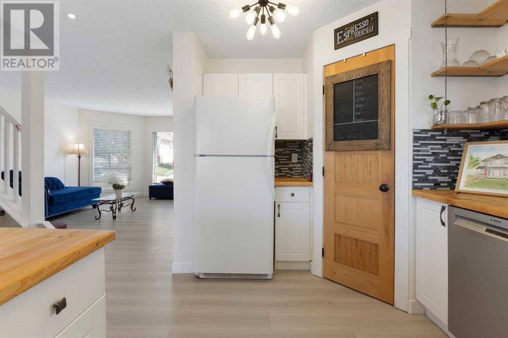 Single Family House for Sale in  Citadel Acres Close NW Citadel Calgary 