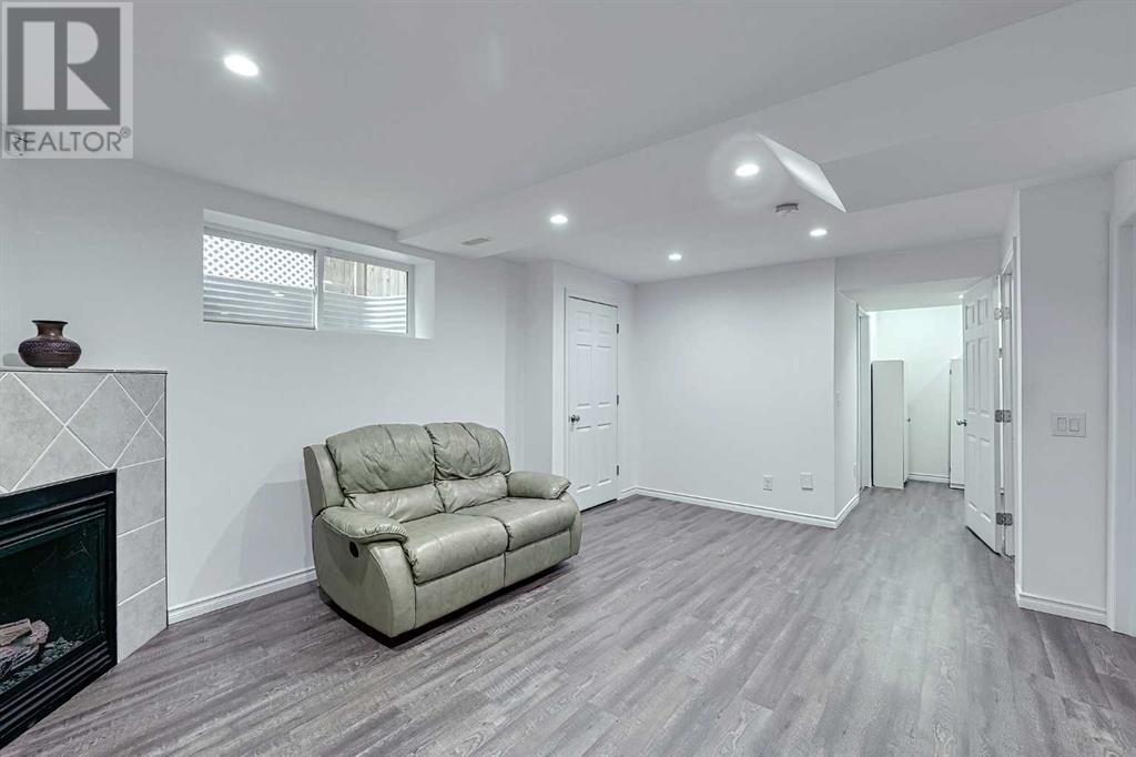 Photo 2 of 275 Silverado Plains Close Sw, Calgary AB