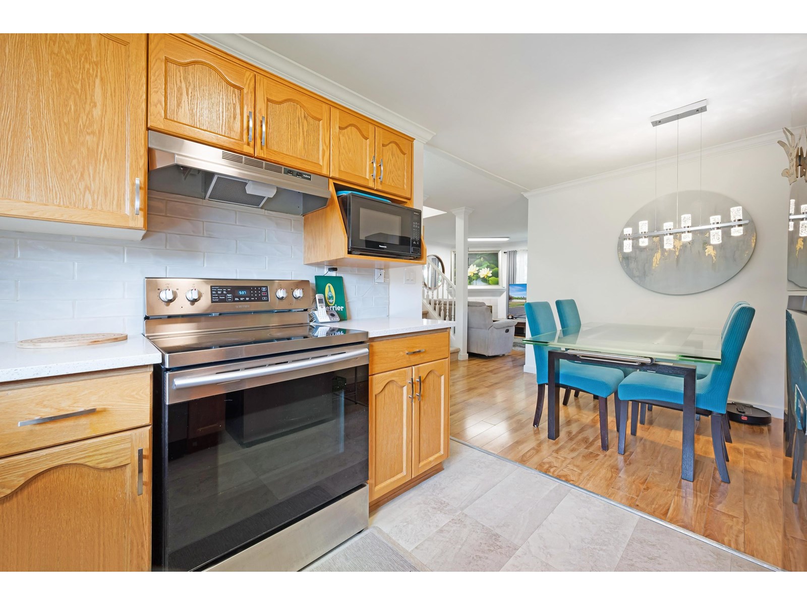 Photo 5 of 10 2023 Winfield Drive, Abbotsford BC