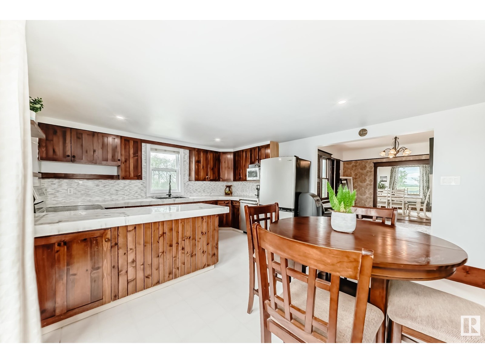 Photo 11 of 49231 Hwy 814 Nw, Rural Leduc County AB