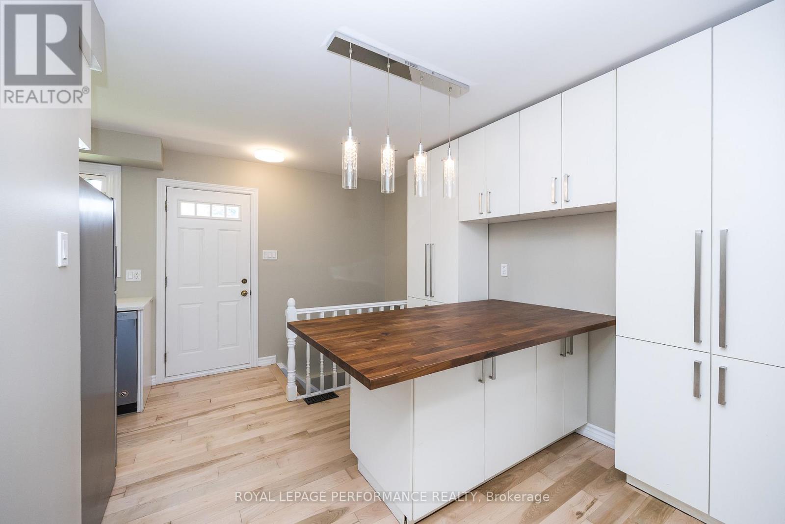 Photo 14 of 1398 Jamison Avenue S, Ottawa ON