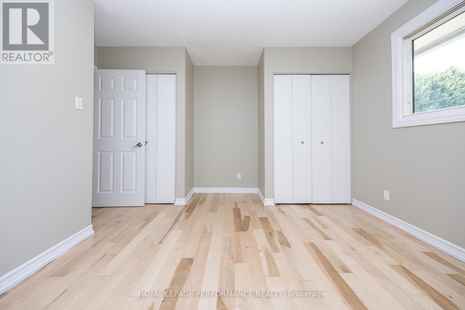 Photo 13 of 1398 Jamison Avenue S, Ottawa ON