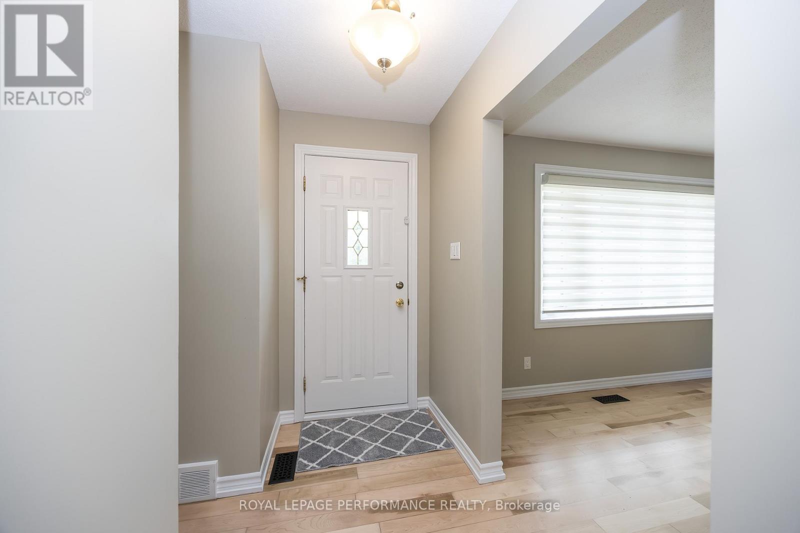 Photo 15 of 1398 Jamison Avenue S, Ottawa ON