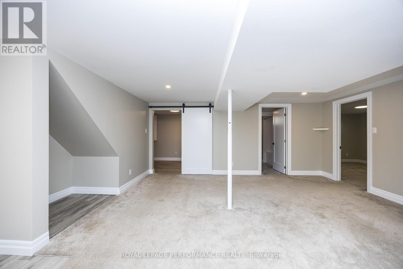 Photo 2 of 1398 Jamison Avenue S, Ottawa ON