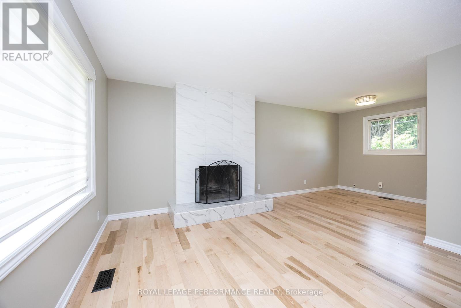 Photo 5 of 1398 Jamison Avenue S, Ottawa ON