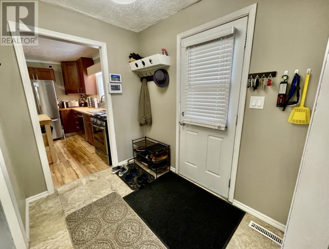 Photo 3 of 8319 94 Avenue, Fort St John BC