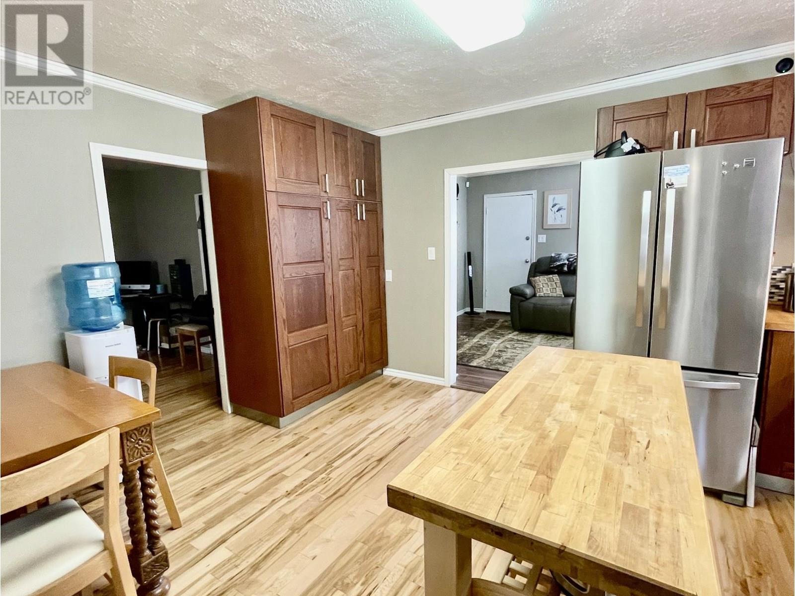 Photo 9 of 8319 94 Avenue, Fort St John BC