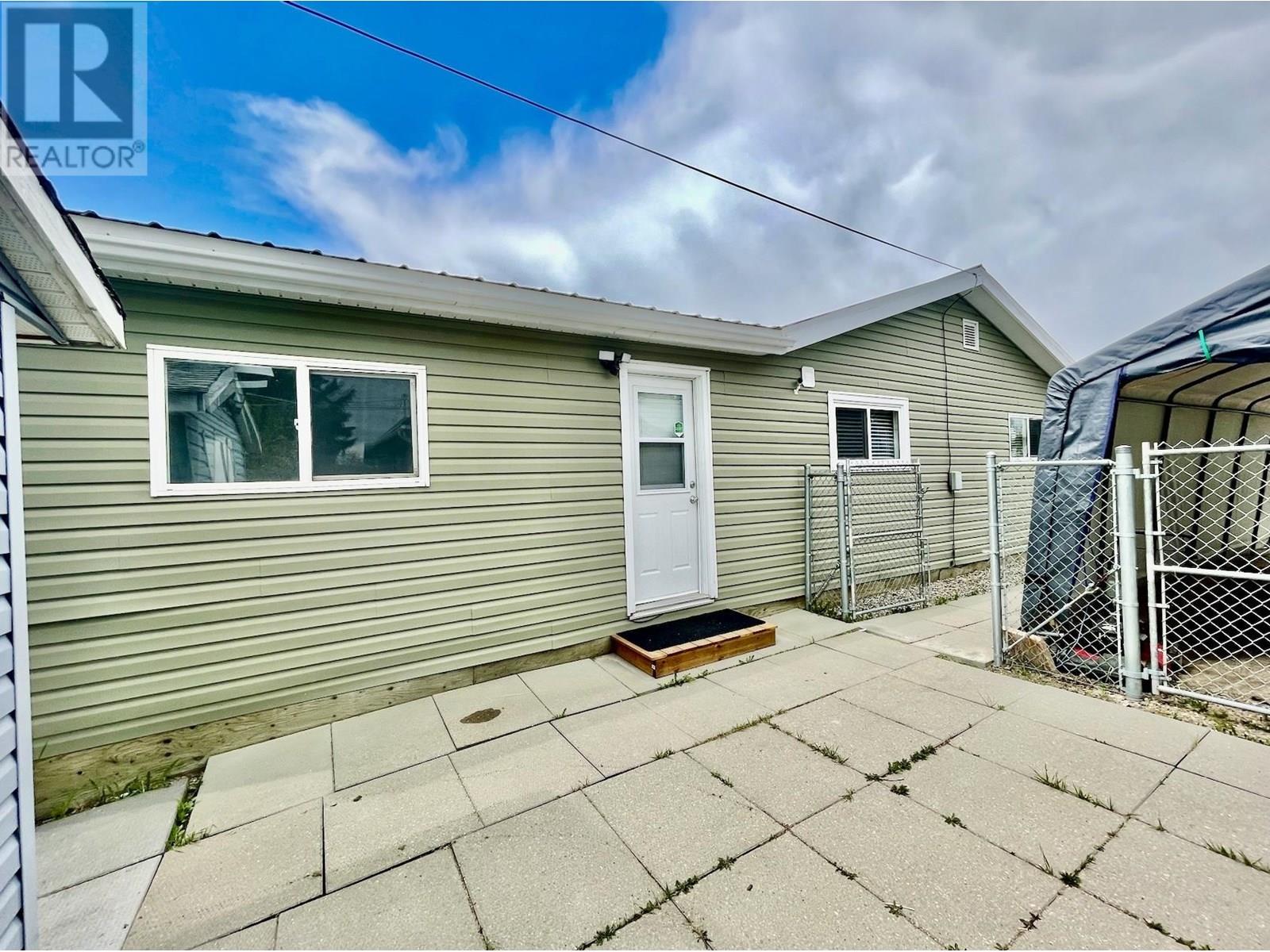 Photo 2 of 8319 94 Avenue, Fort St John BC