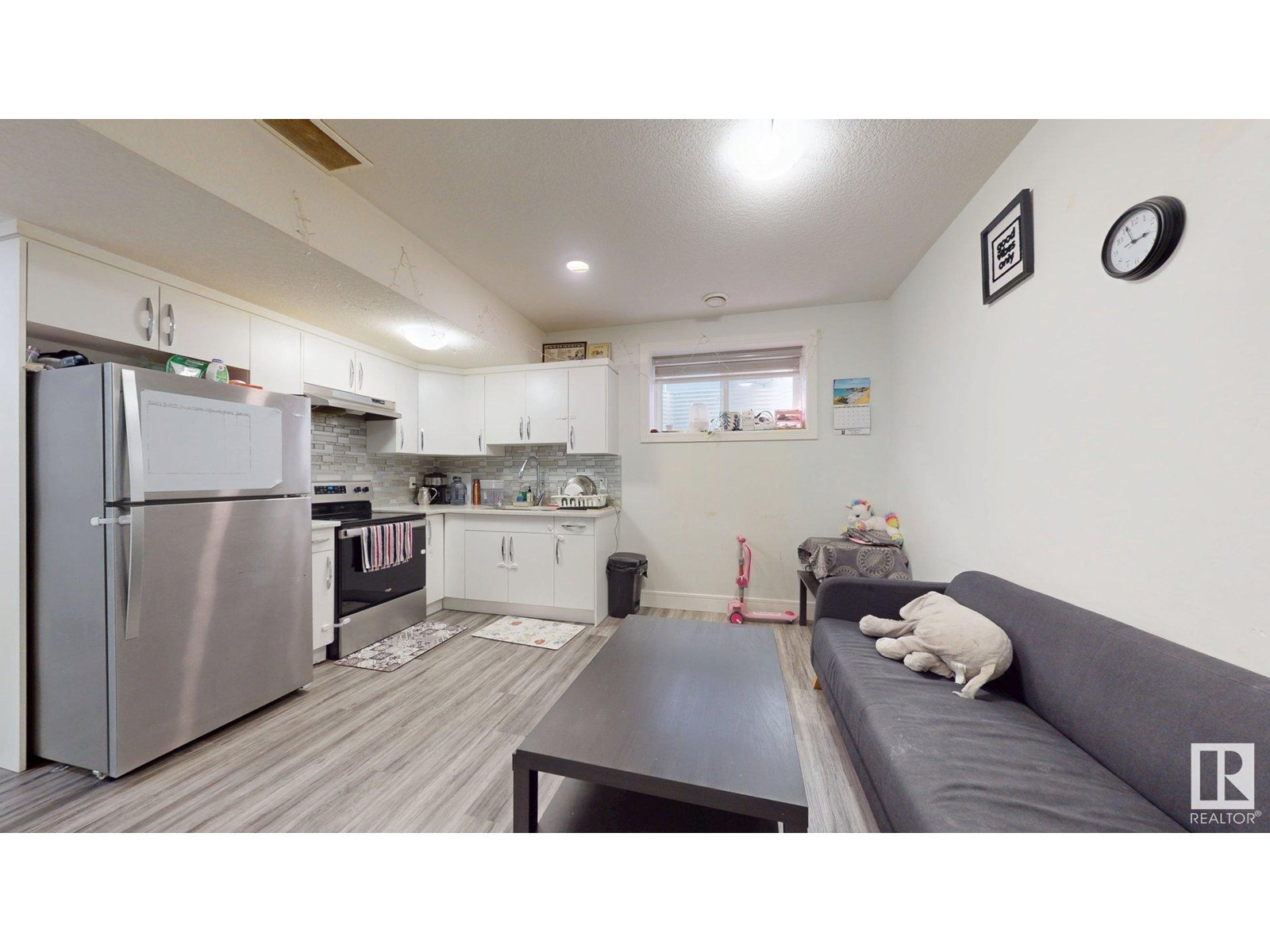 Photo 3 of 1103 30 St Nw, Edmonton AB