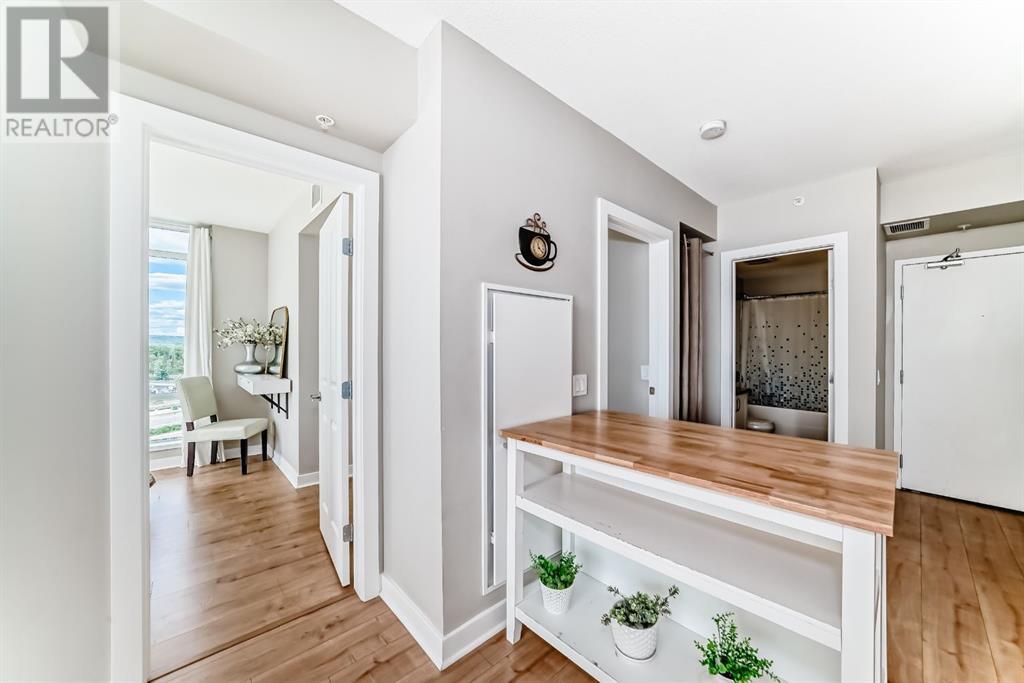 Single Family House for Sale in   Brentwood Common NW Brentwood Calgary 