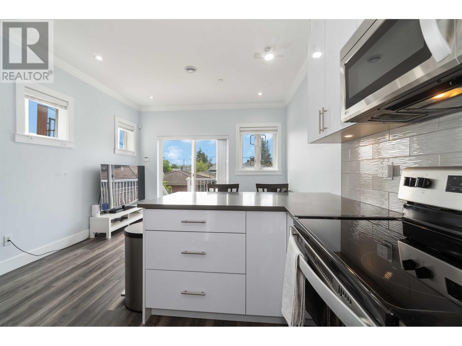 Photo 25 of 3164 Venables Street, Vancouver BC