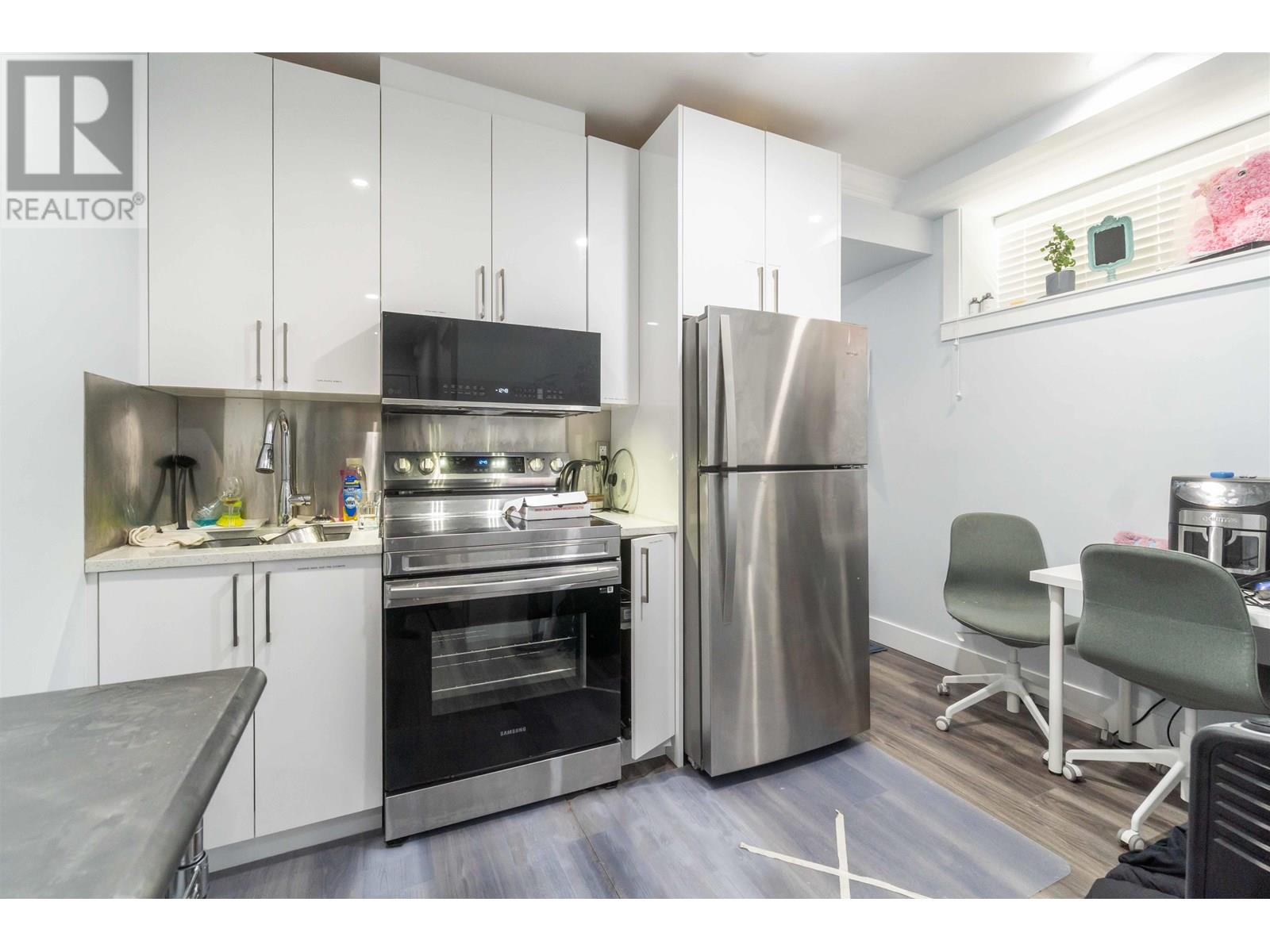 Photo 2 of 3164 Venables Street, Vancouver BC