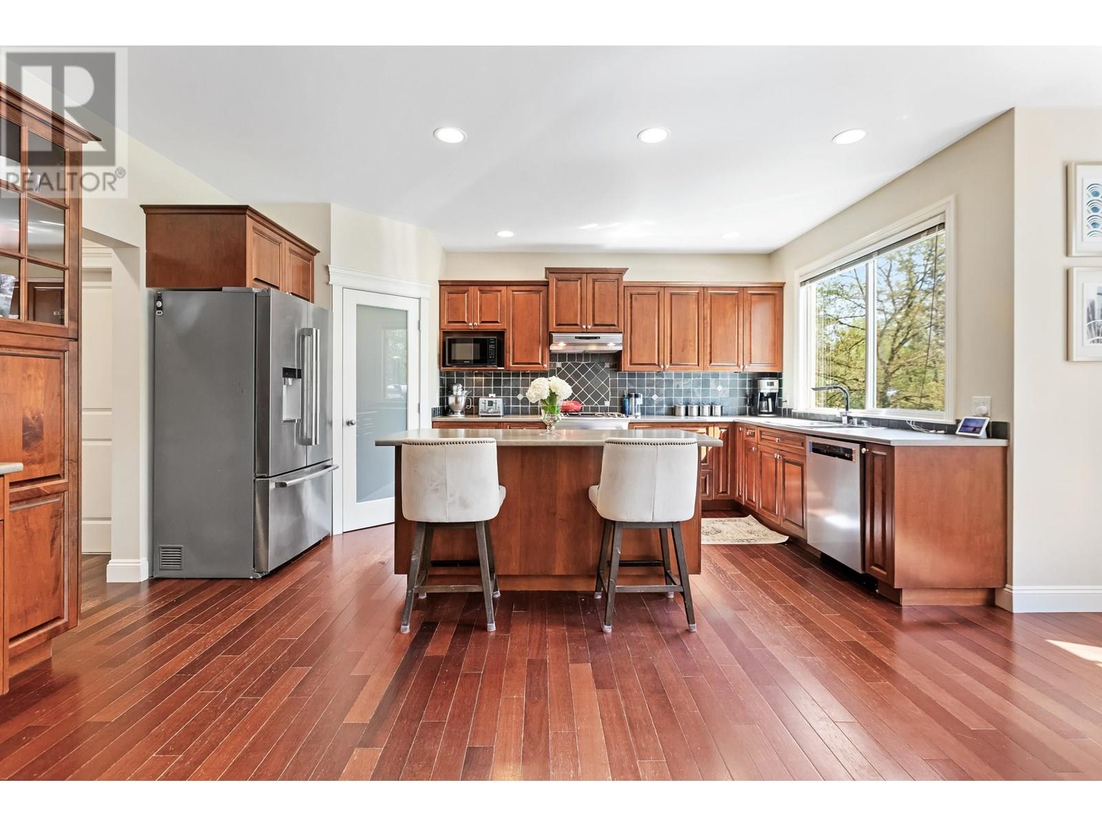 Photo 2 of 23746 110 Avenue, Maple Ridge BC