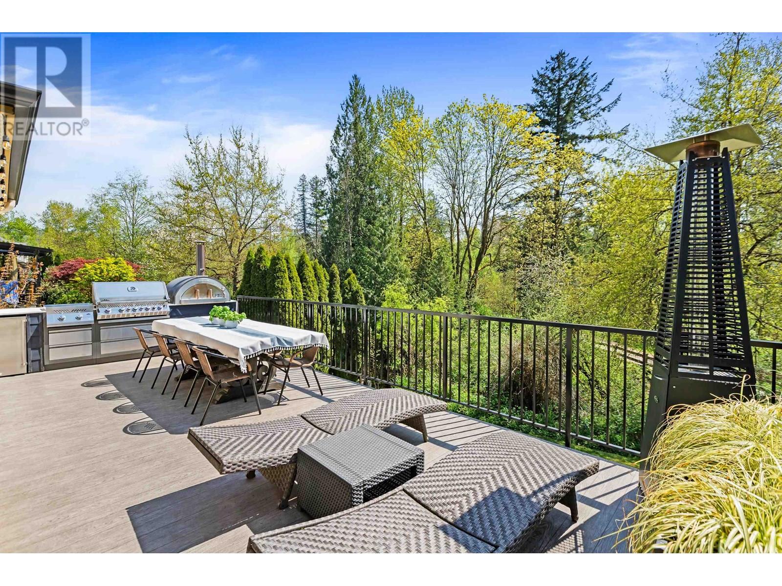 Photo 3 of 23746 110 Avenue, Maple Ridge BC