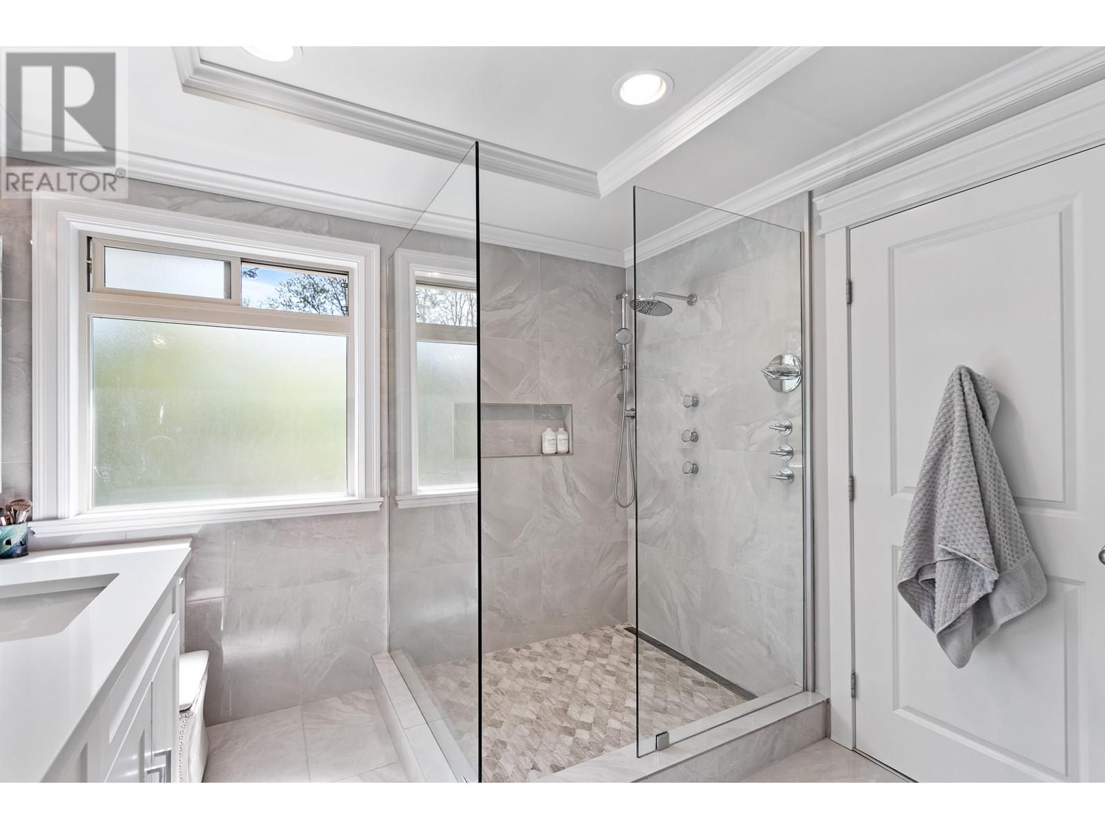 Photo 7 of 23746 110 Avenue, Maple Ridge BC