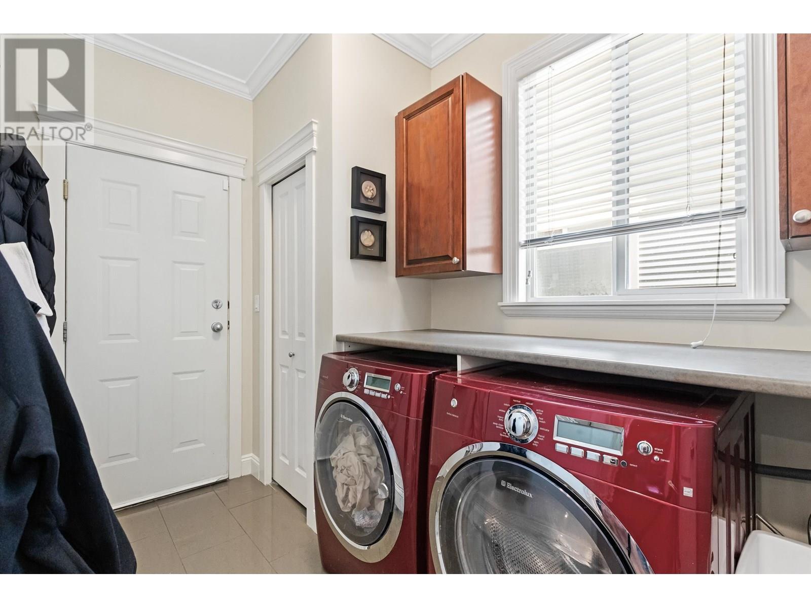 Photo 10 of 23746 110 Avenue, Maple Ridge BC