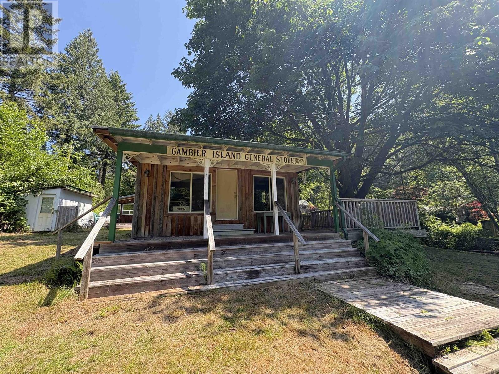 660 ANDY'S BAY ROAD, Gambier Island