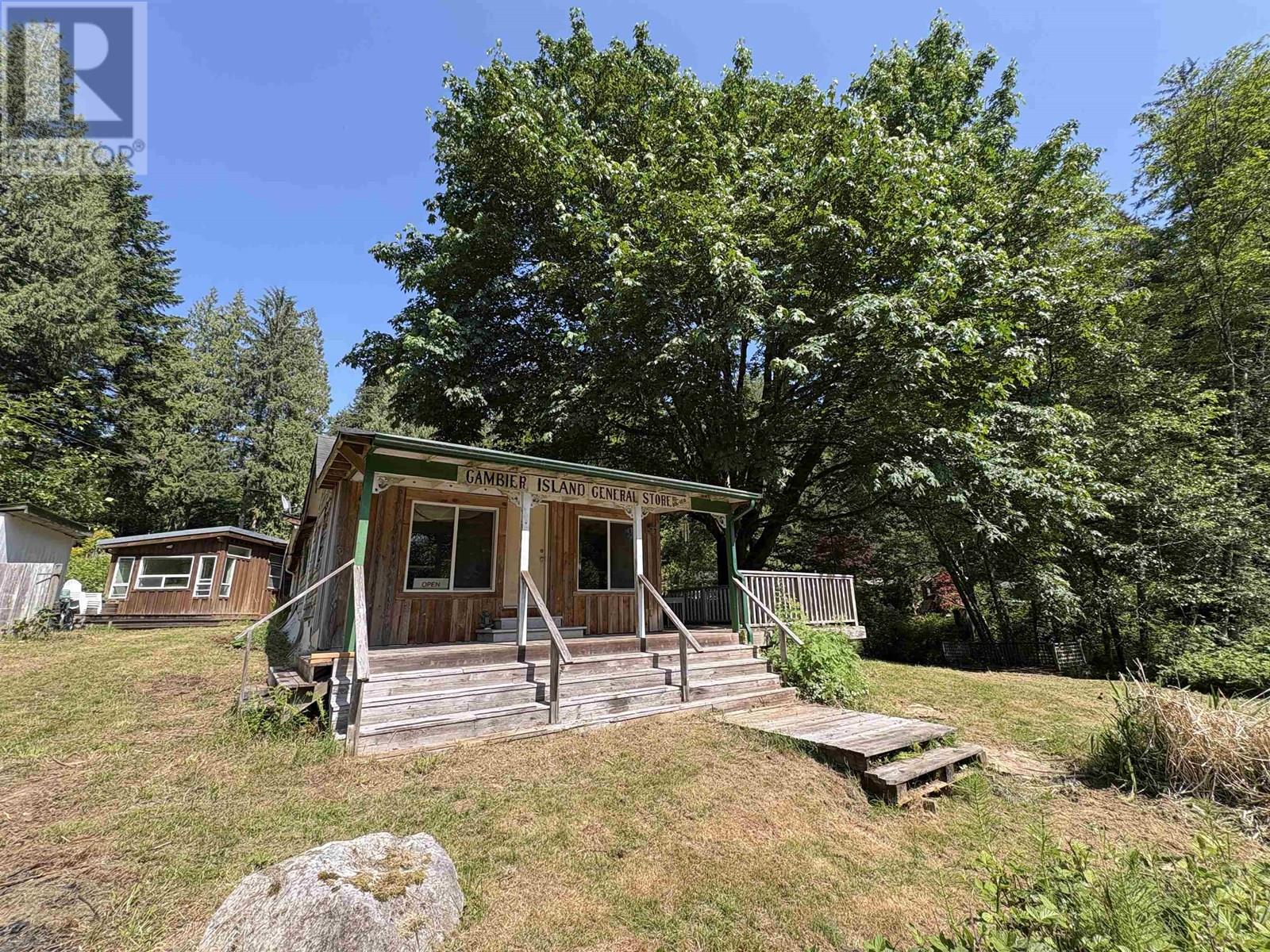 660 ANDY'S BAY ROAD, Gambier Island