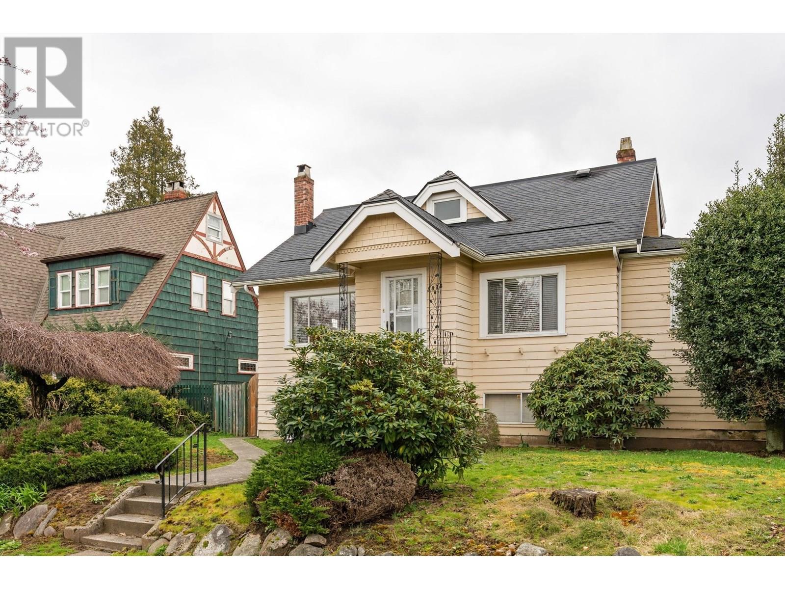 Photo 3 of 5878 Arlington Street, Vancouver BC