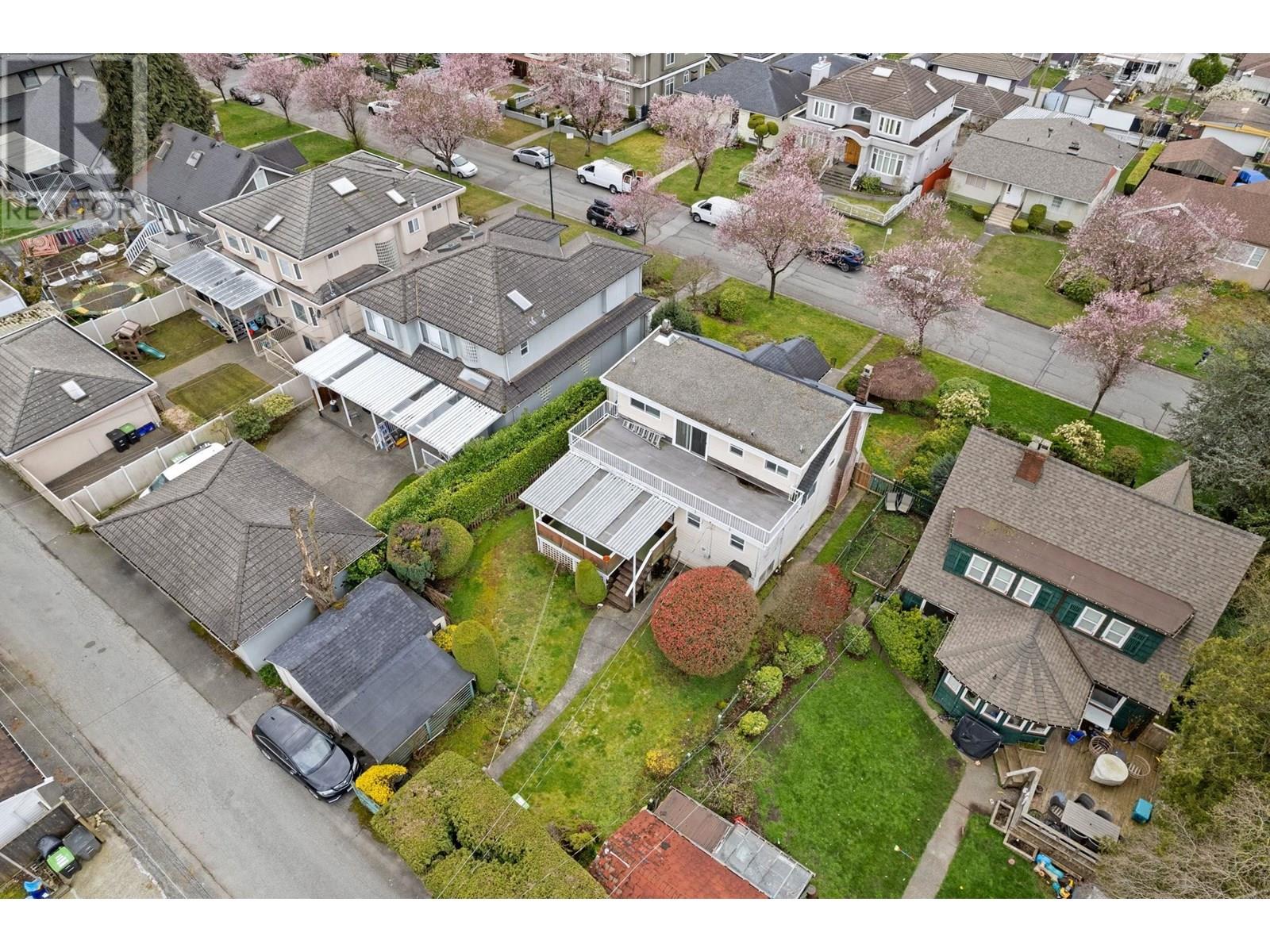 Photo 7 of 5878 Arlington Street, Vancouver BC