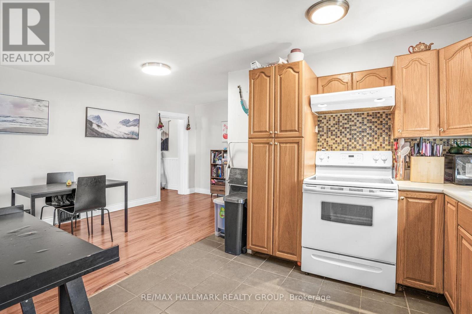 Photo 3 of 48 Louisa Street, Ottawa ON