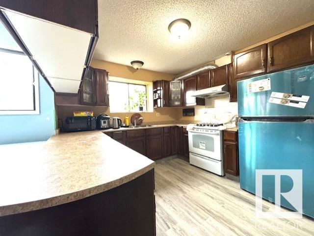 Photo 18 of 12125 25 Av Nw, Edmonton AB