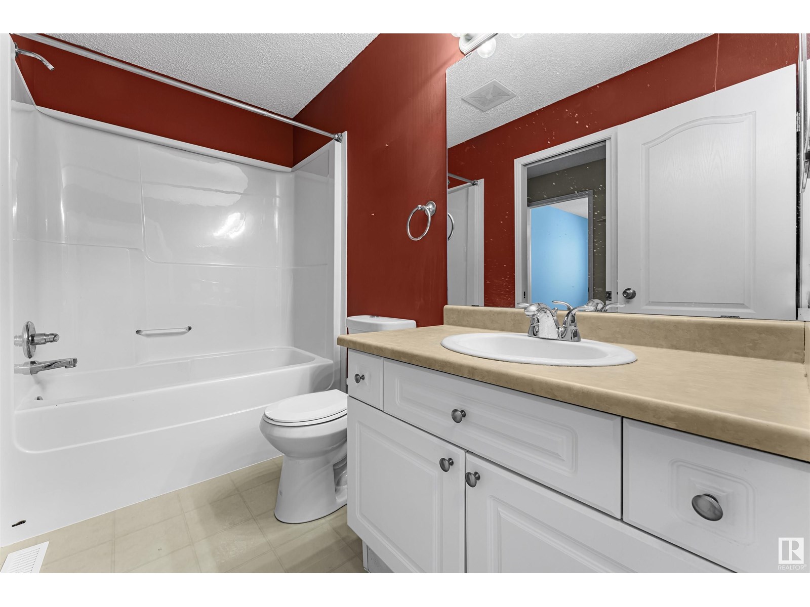 Photo 36 of 82 3380 28 A Av Nw Nw, Edmonton AB