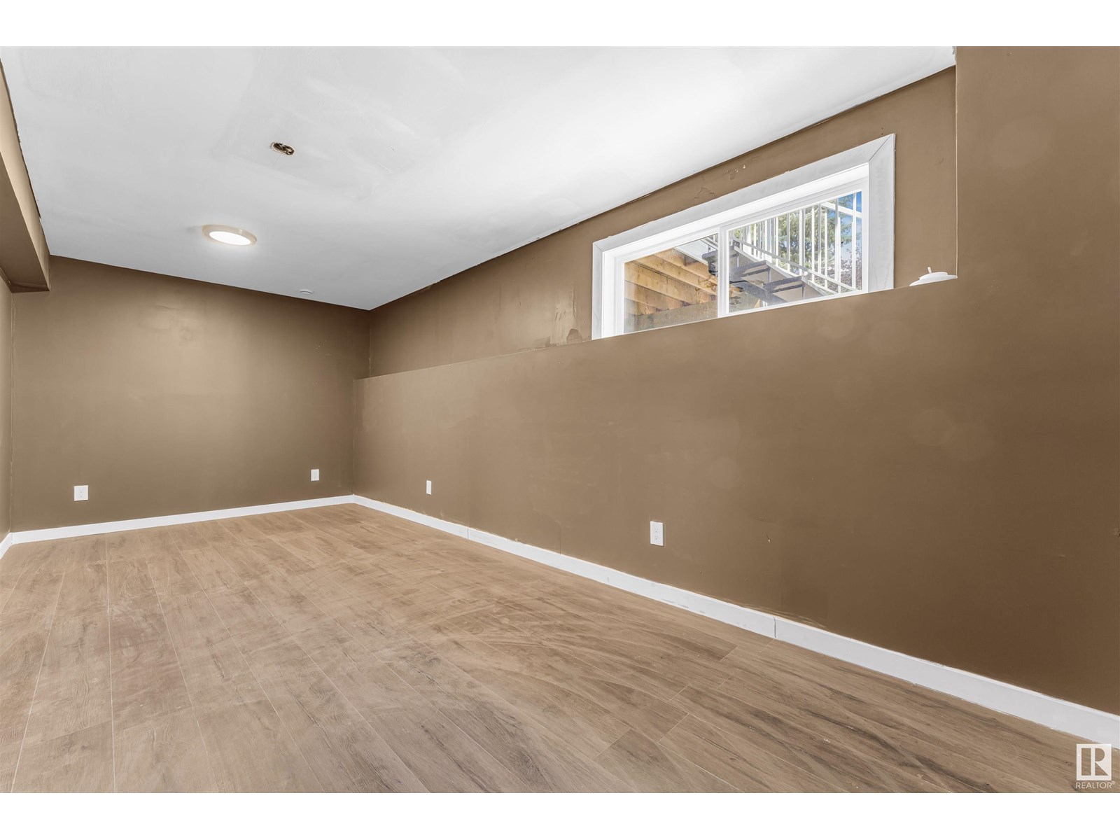 Photo 8 of 82 3380 28 A Av Nw Nw, Edmonton AB