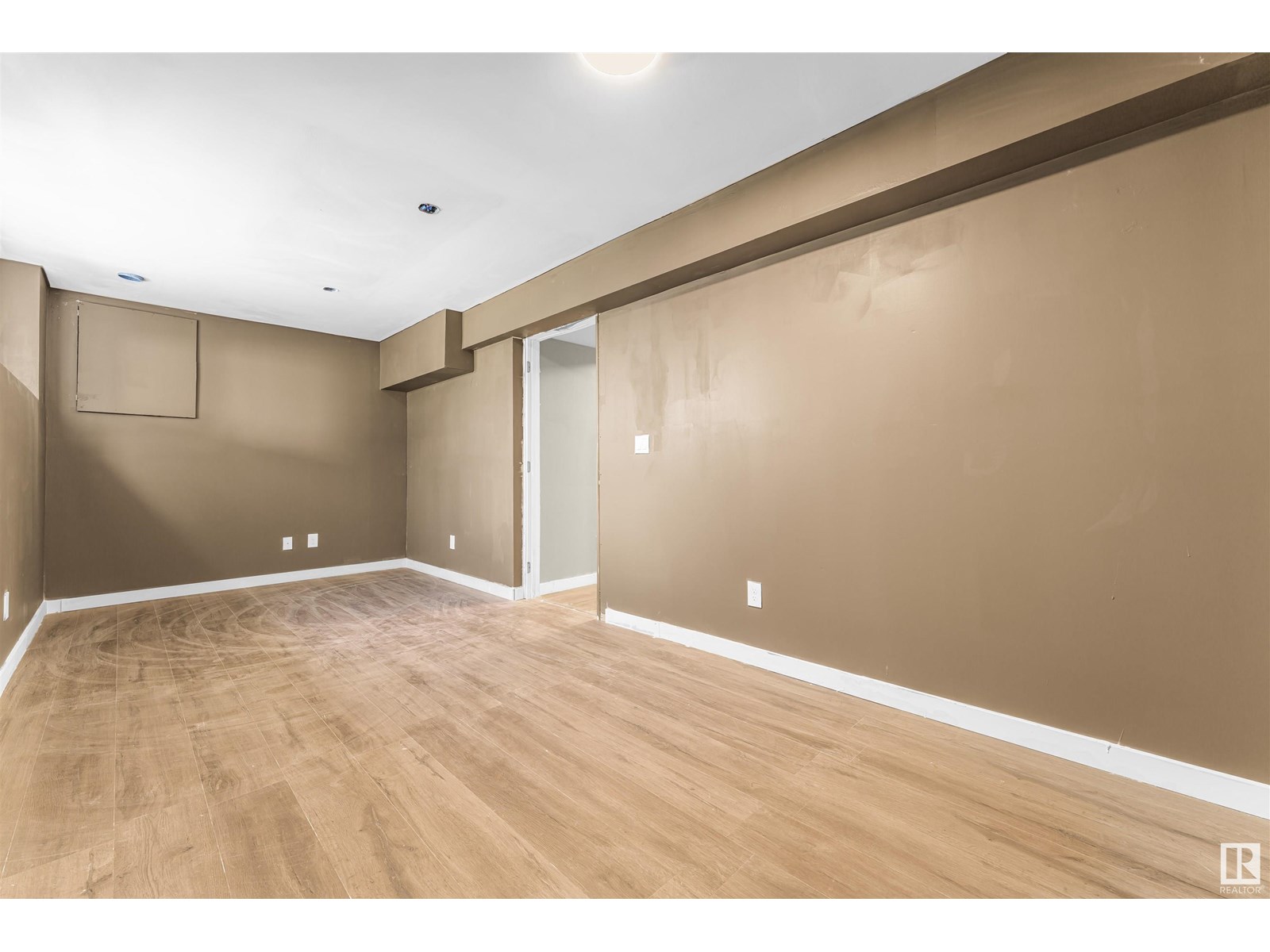 Photo 33 of 82 3380 28 A Av Nw Nw, Edmonton AB