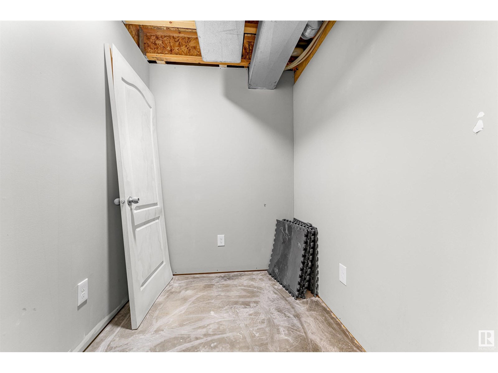 Photo 10 of 82 3380 28 A Av Nw Nw, Edmonton AB