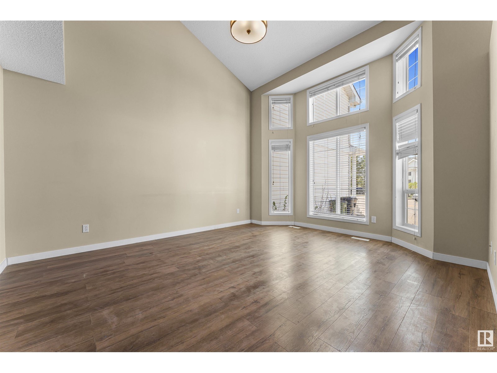 Photo 22 of 82 3380 28 A Av Nw Nw, Edmonton AB