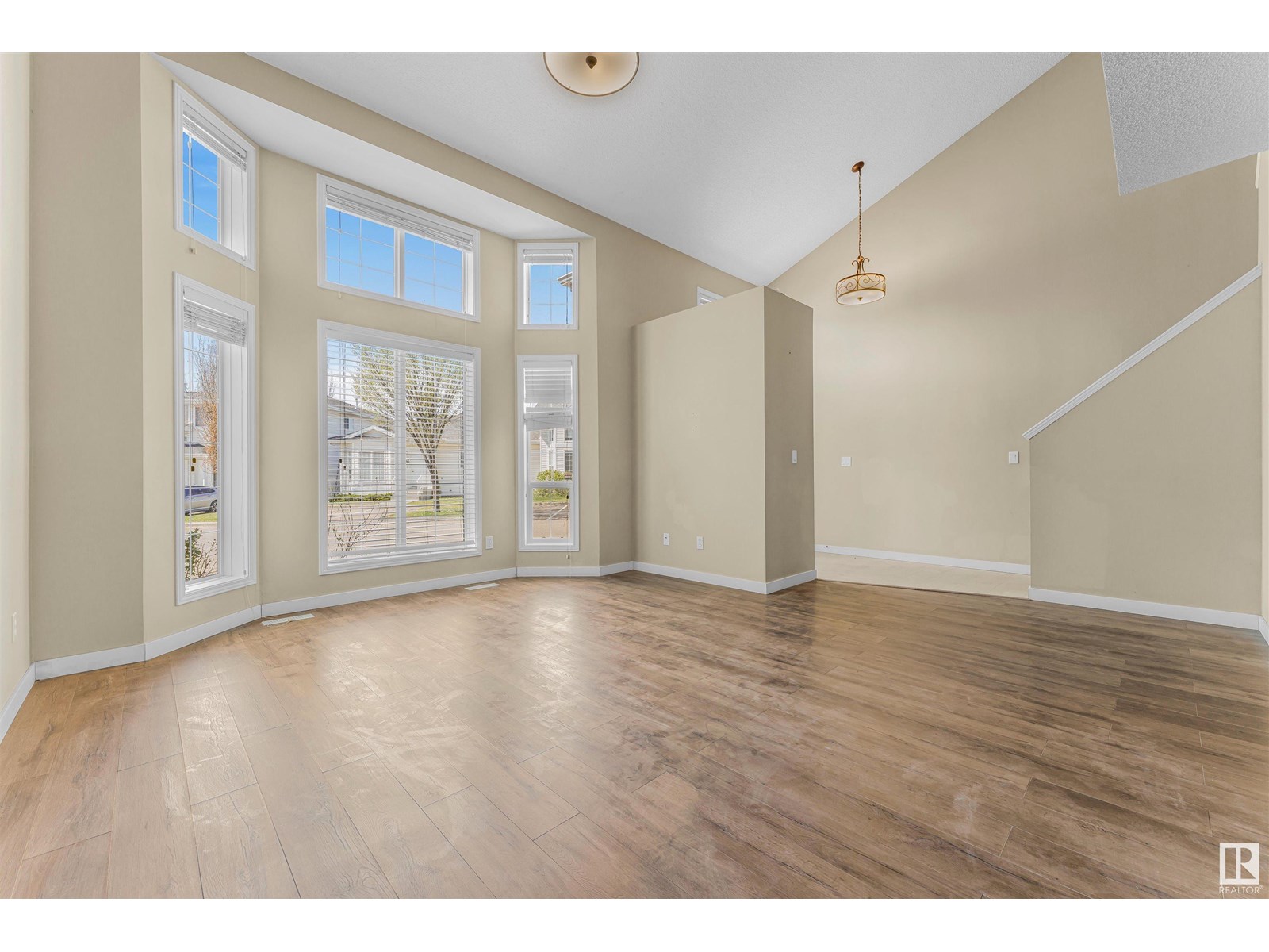 Photo 23 of 82 3380 28 A Av Nw Nw, Edmonton AB