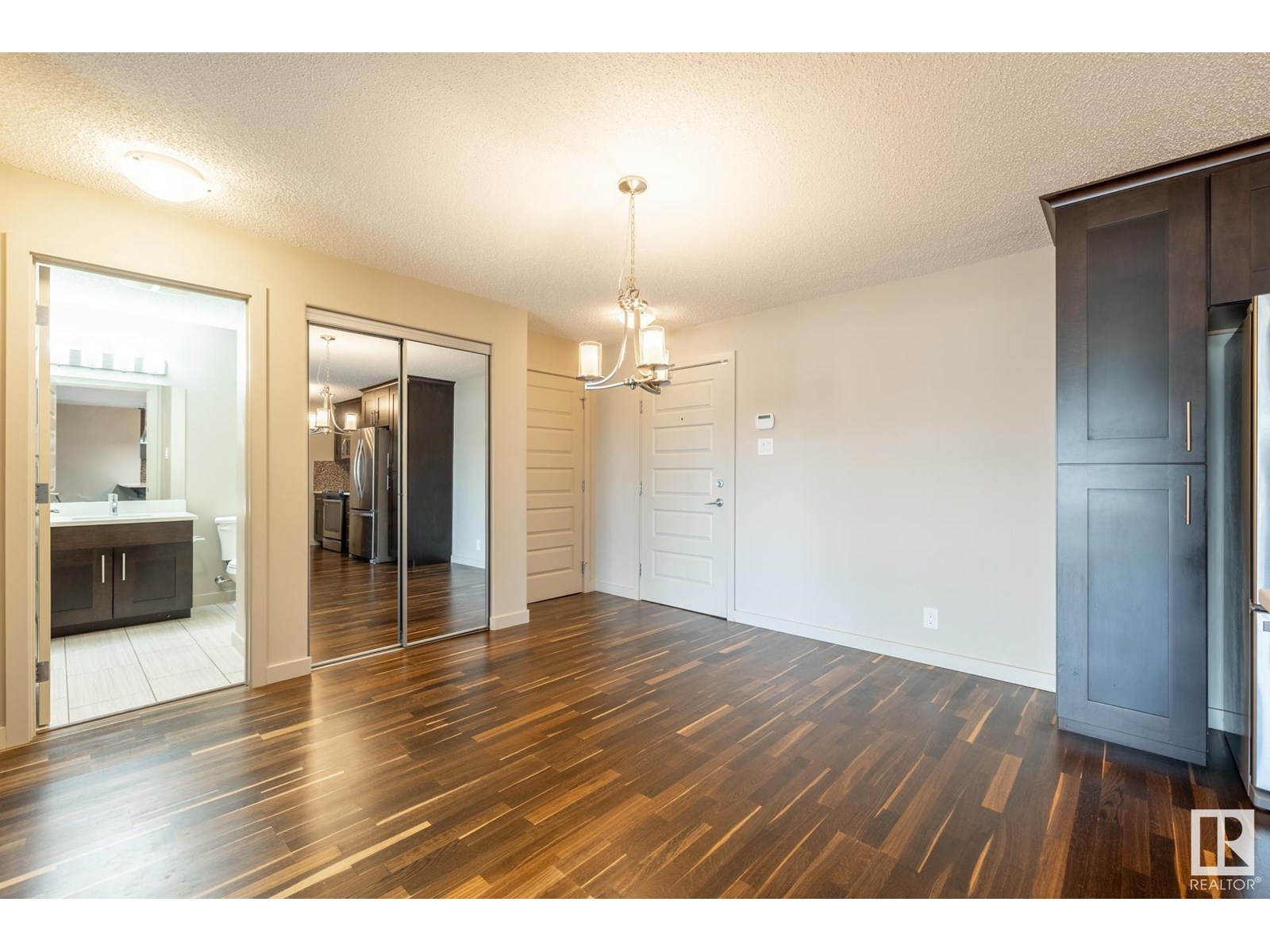 Photo 8 of 116 4008 Savaryn Dr Sw, Edmonton AB