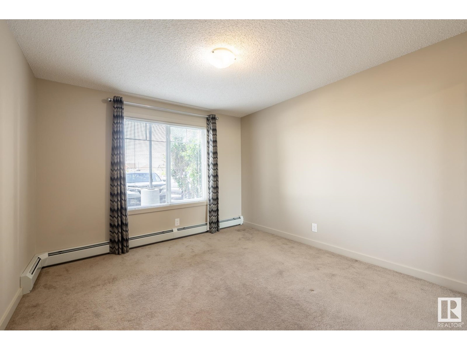 Photo 22 of 116 4008 Savaryn Dr Sw, Edmonton AB