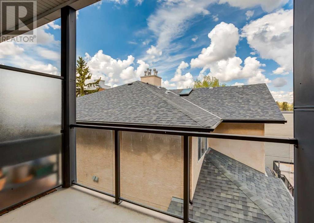Single Family House for Sale in    Avenue SW Shaganappi Calgary 
