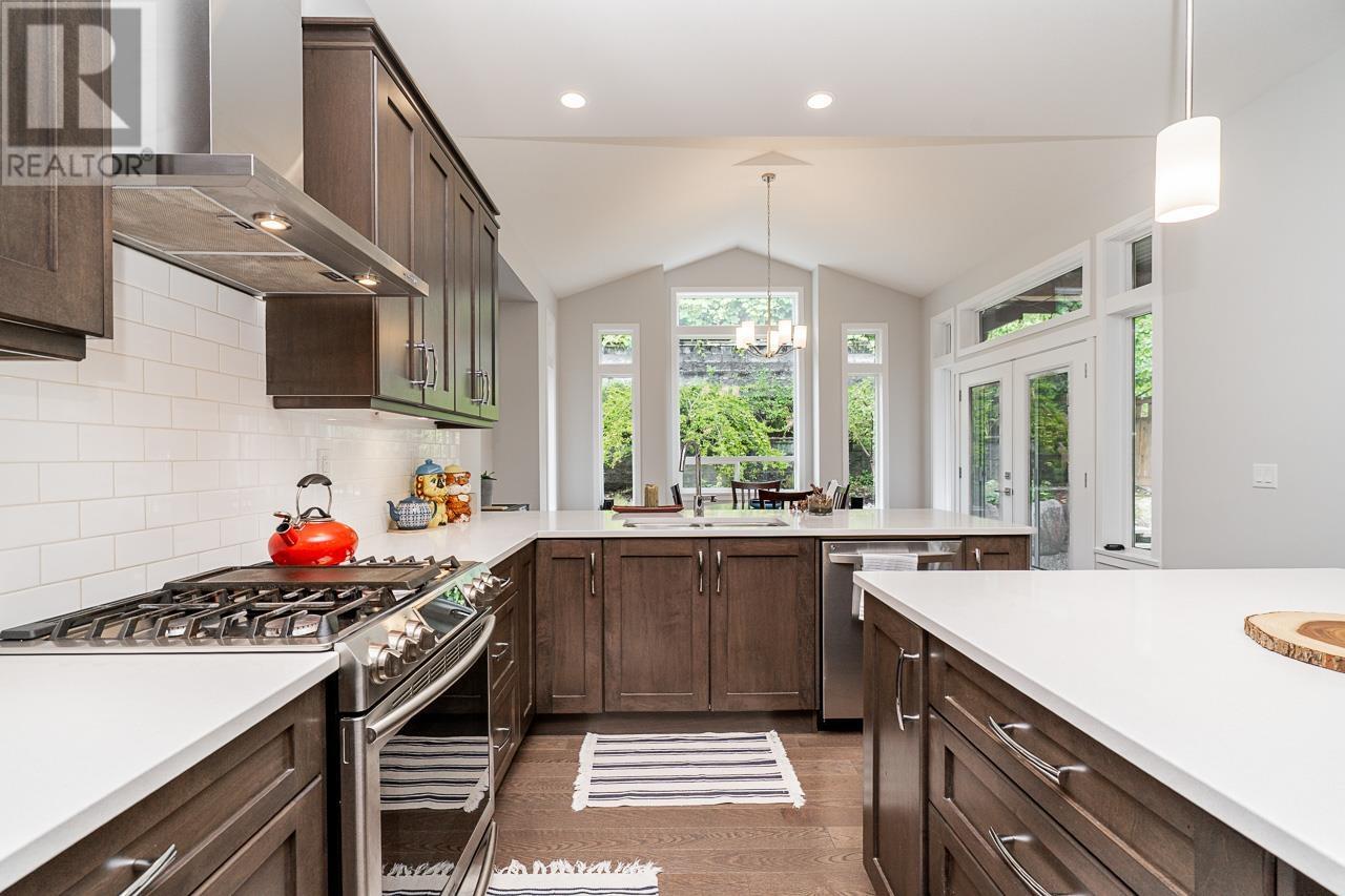 Photo 10 of 3511 Bishop Place, Coquitlam BC