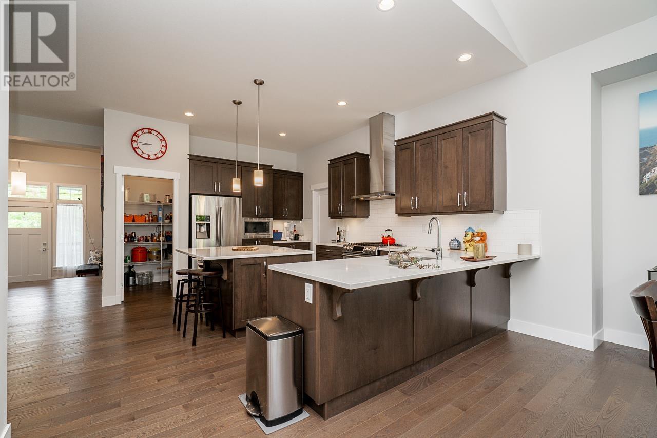Photo 12 of 3511 Bishop Place, Coquitlam BC