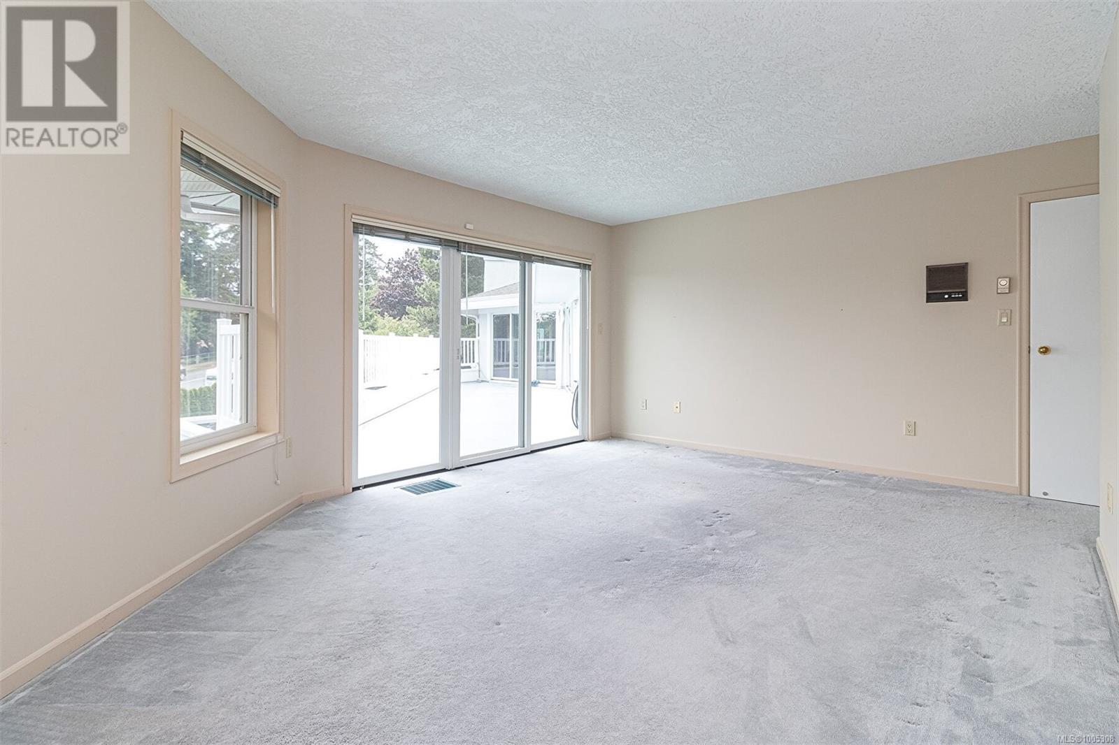 Photo 23 of 4569 Boulderwood Dr, Saanich BC