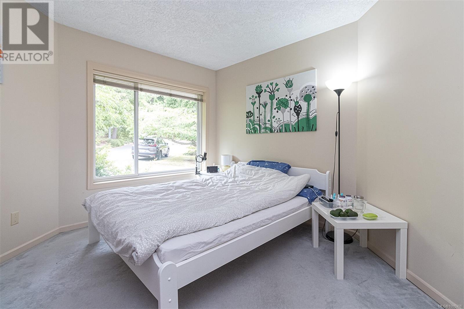 Photo 20 of 4569 Boulderwood Dr, Saanich BC