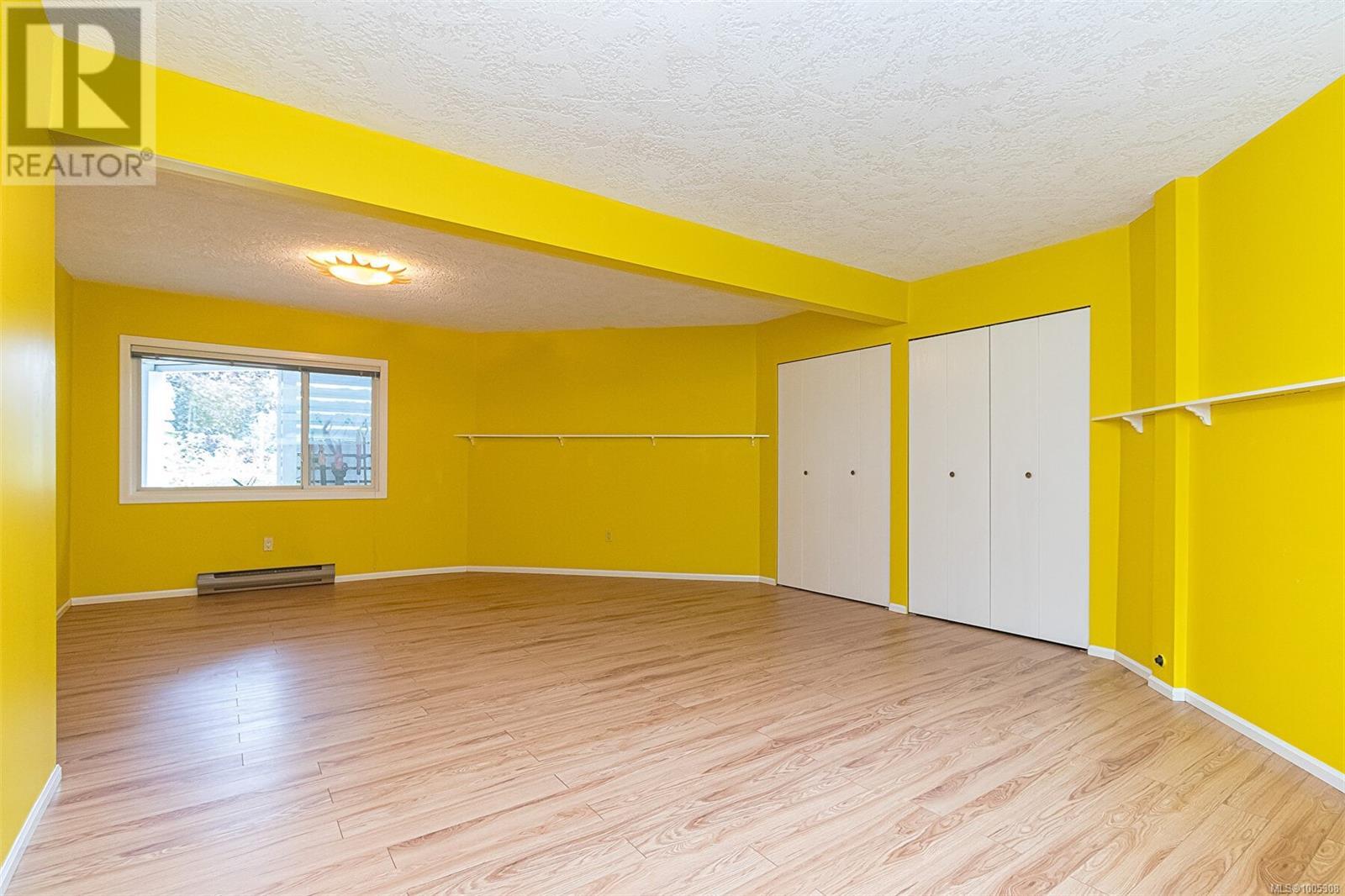 Photo 33 of 4569 Boulderwood Dr, Saanich BC
