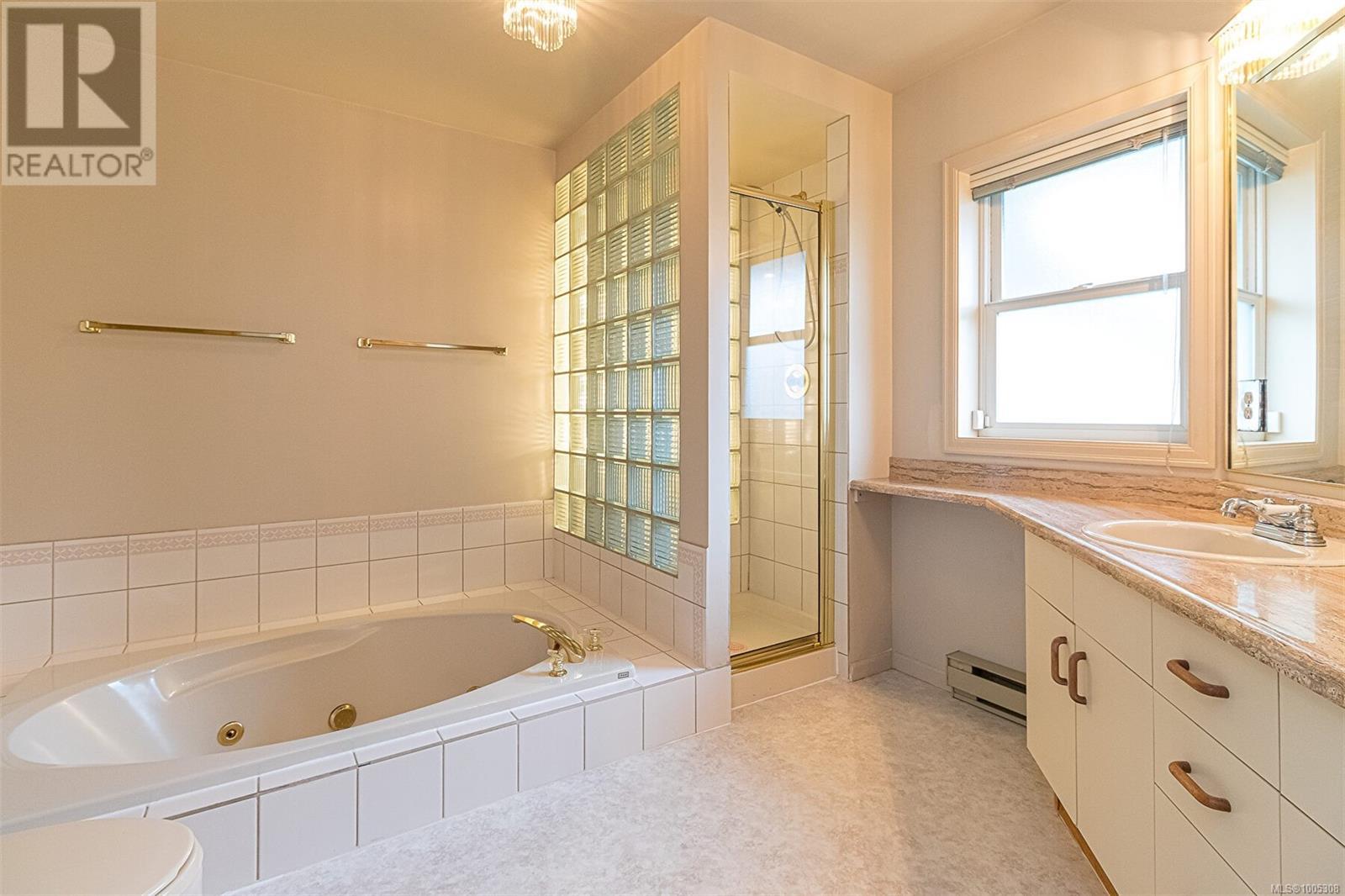 Photo 21 of 4569 Boulderwood Dr, Saanich BC