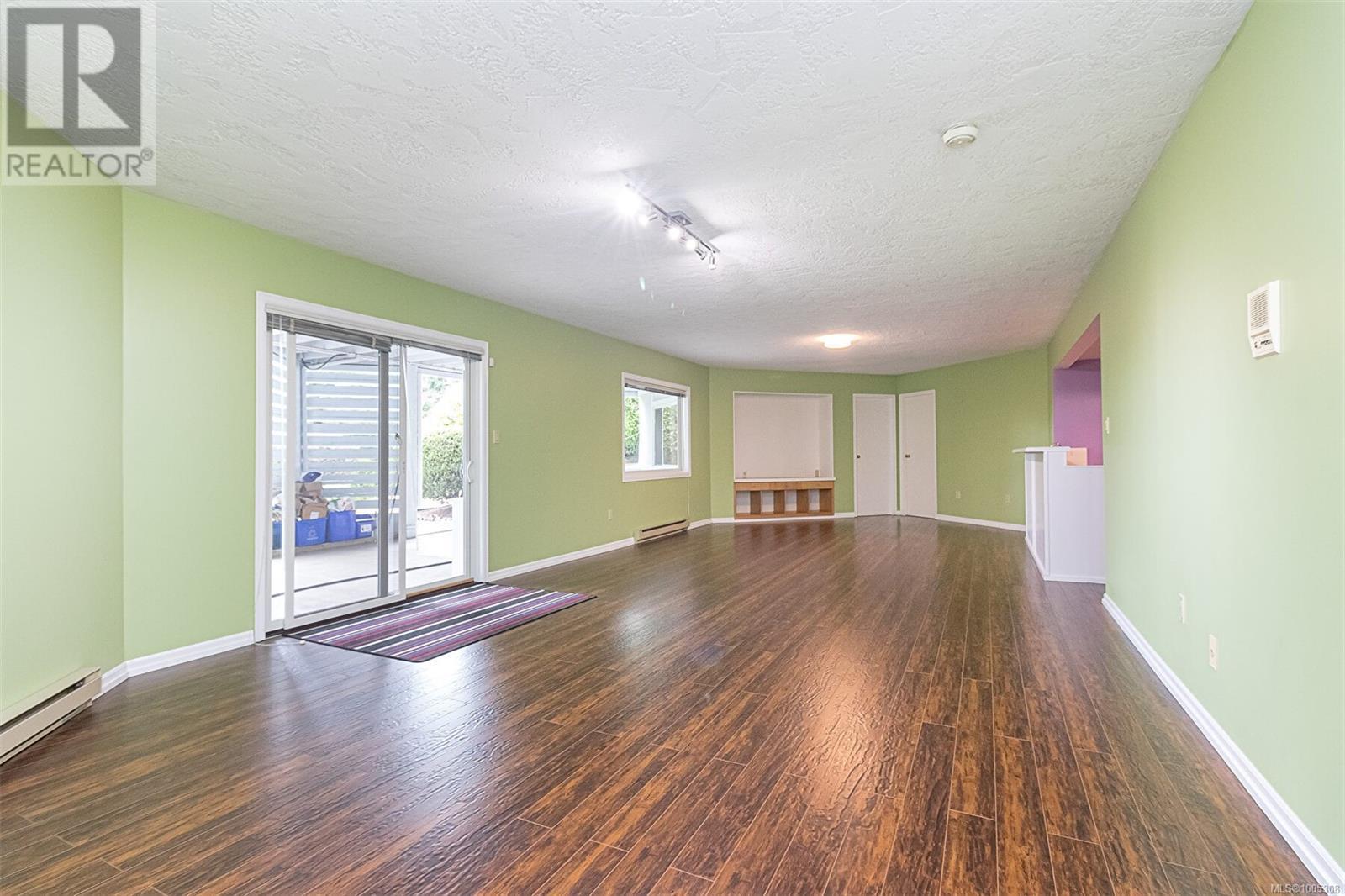 Photo 31 of 4569 Boulderwood Dr, Saanich BC